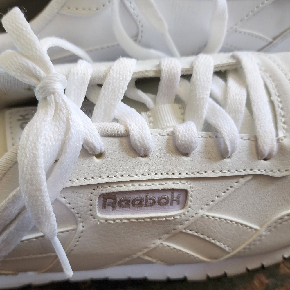 COPY - Reebok white sneakers - Picture 9 of 16